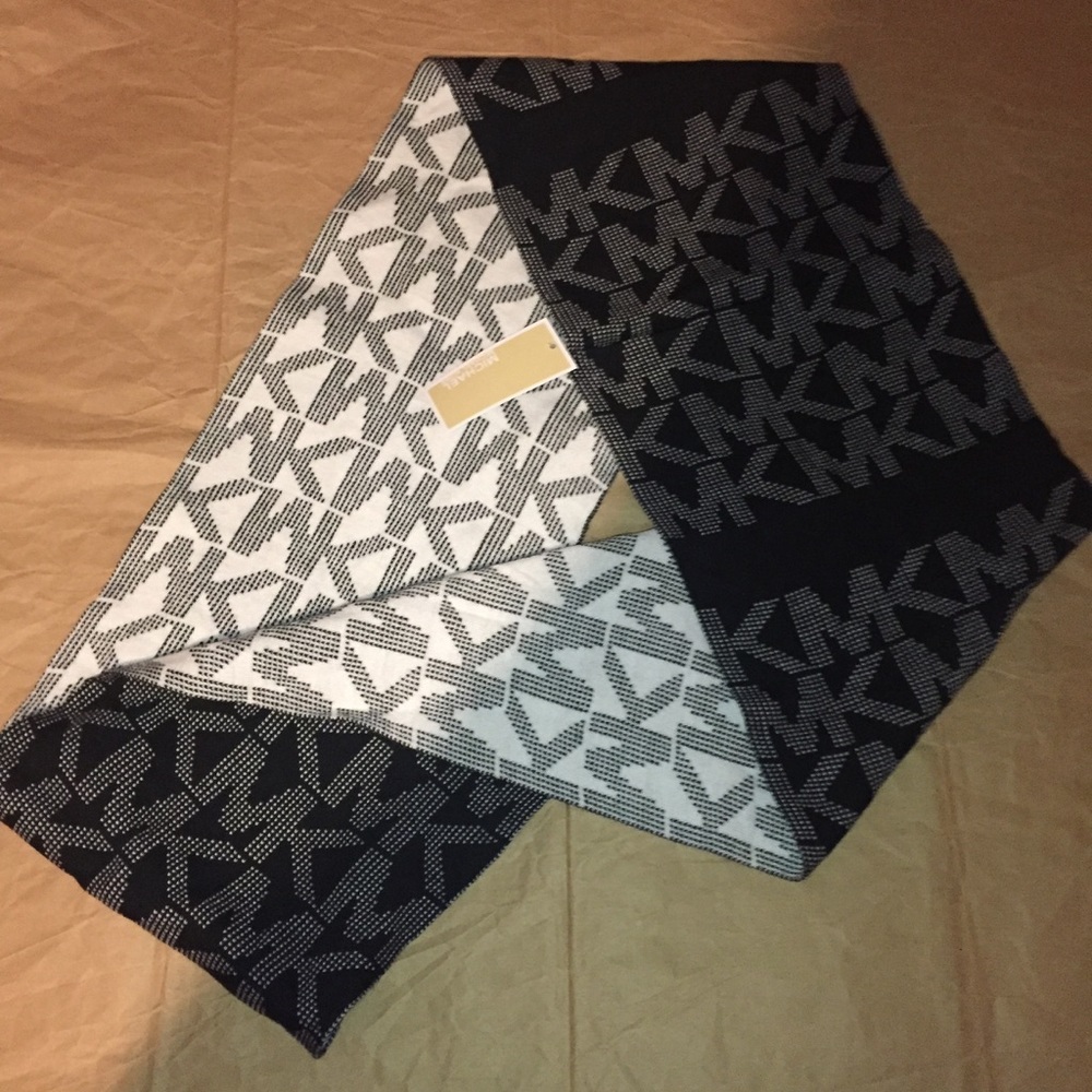 MK Michael Kors Scarf